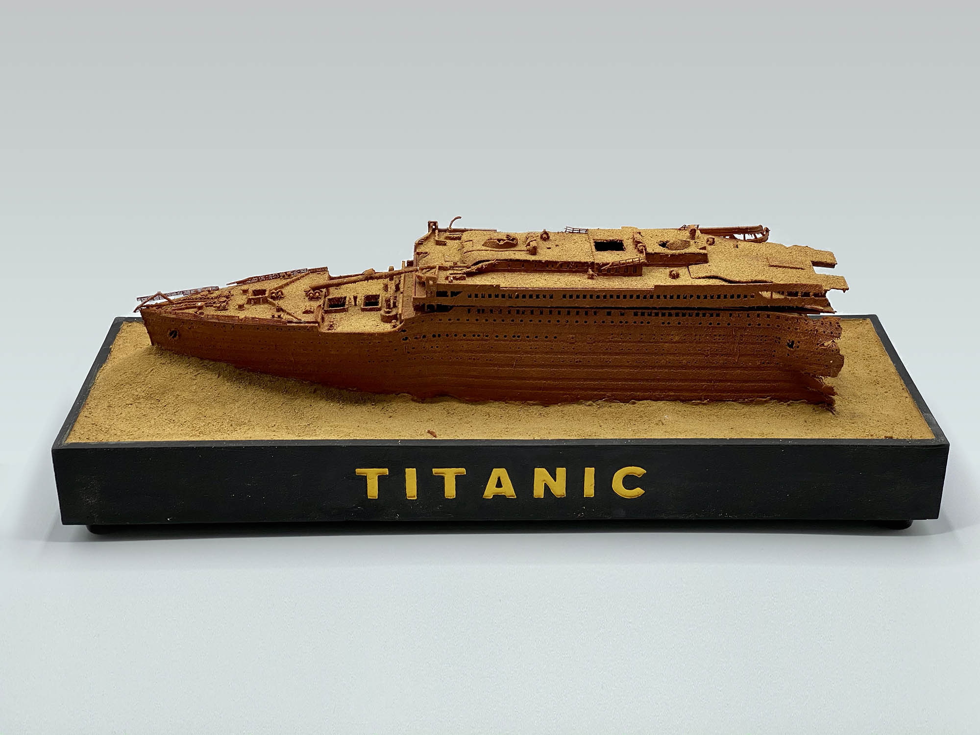 titanic wreck model